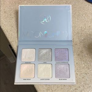ABH moonchild highlighter palette